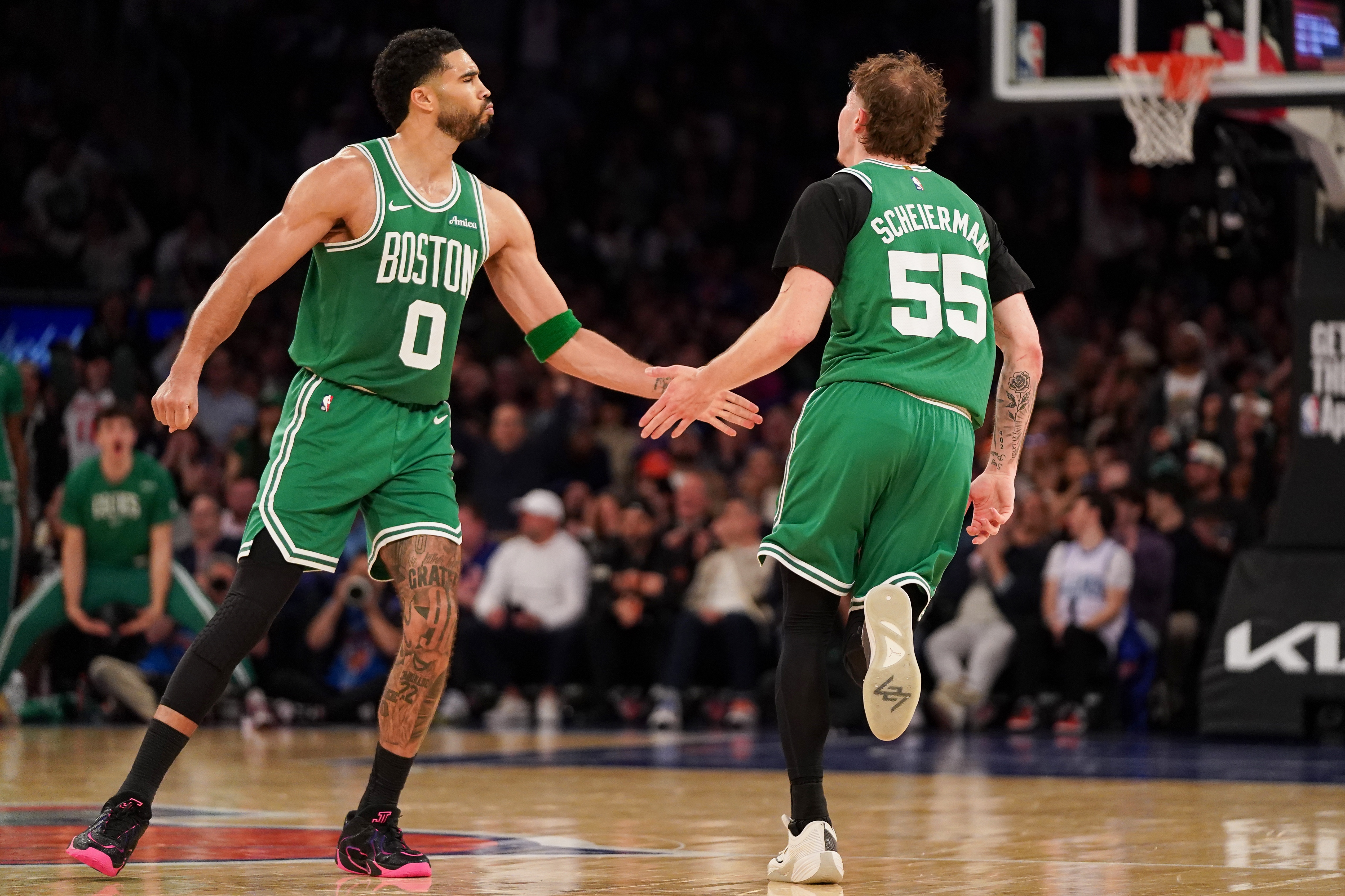 谢尔曼：塔图姆还是那个塔图姆 他今天在场上依旧沉着镇定